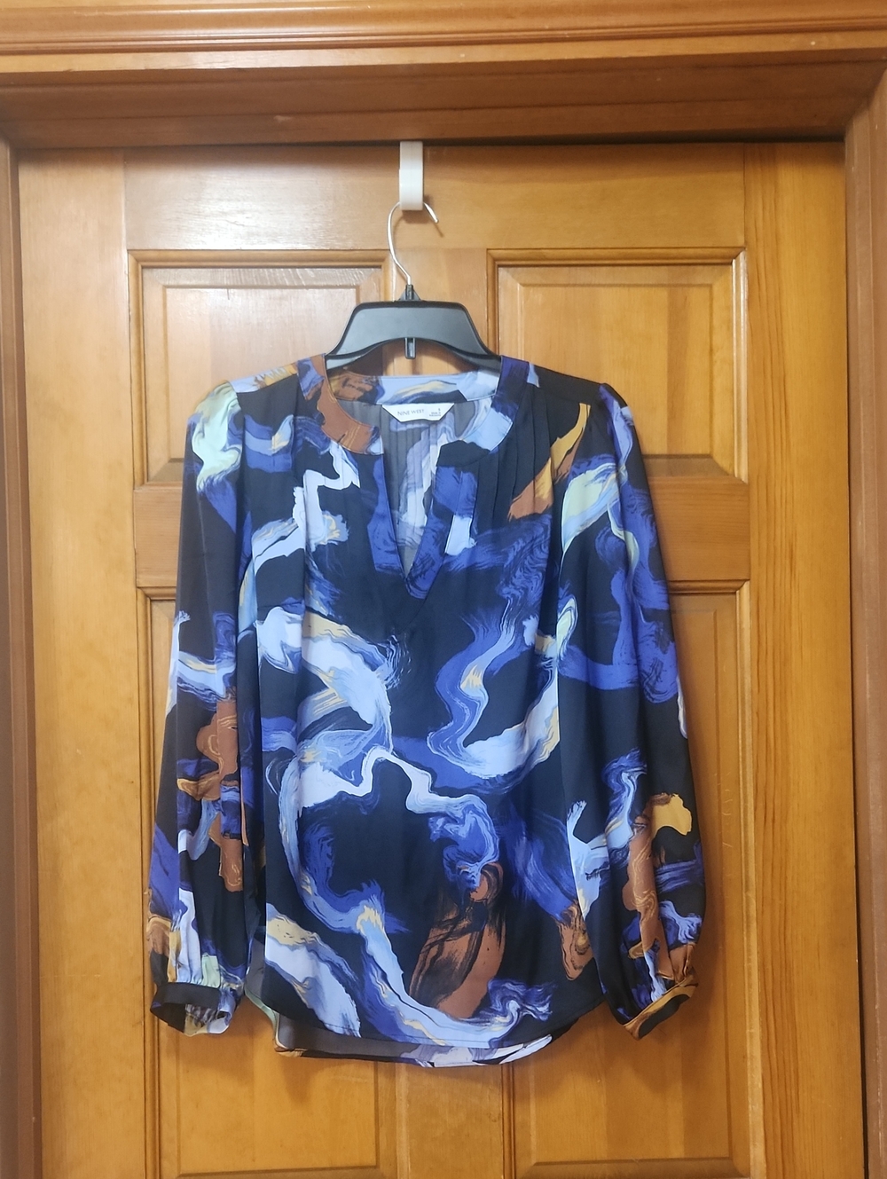Nine West Long Sleeved V-Neck Blouse, Black/Purple, Women's Size Small, GUC